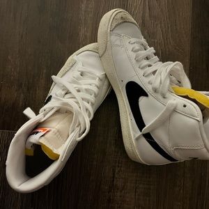 Nike Blazer Mid ‘77